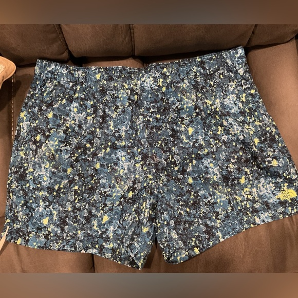 North face Blue and Yellow Patterned Men's Shorts - Picture 1 of 7